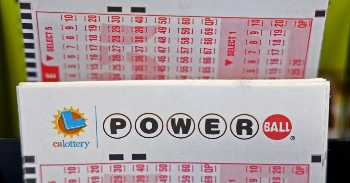 Single ticket bought in Illinois wins $1 billion Powerball jackpot