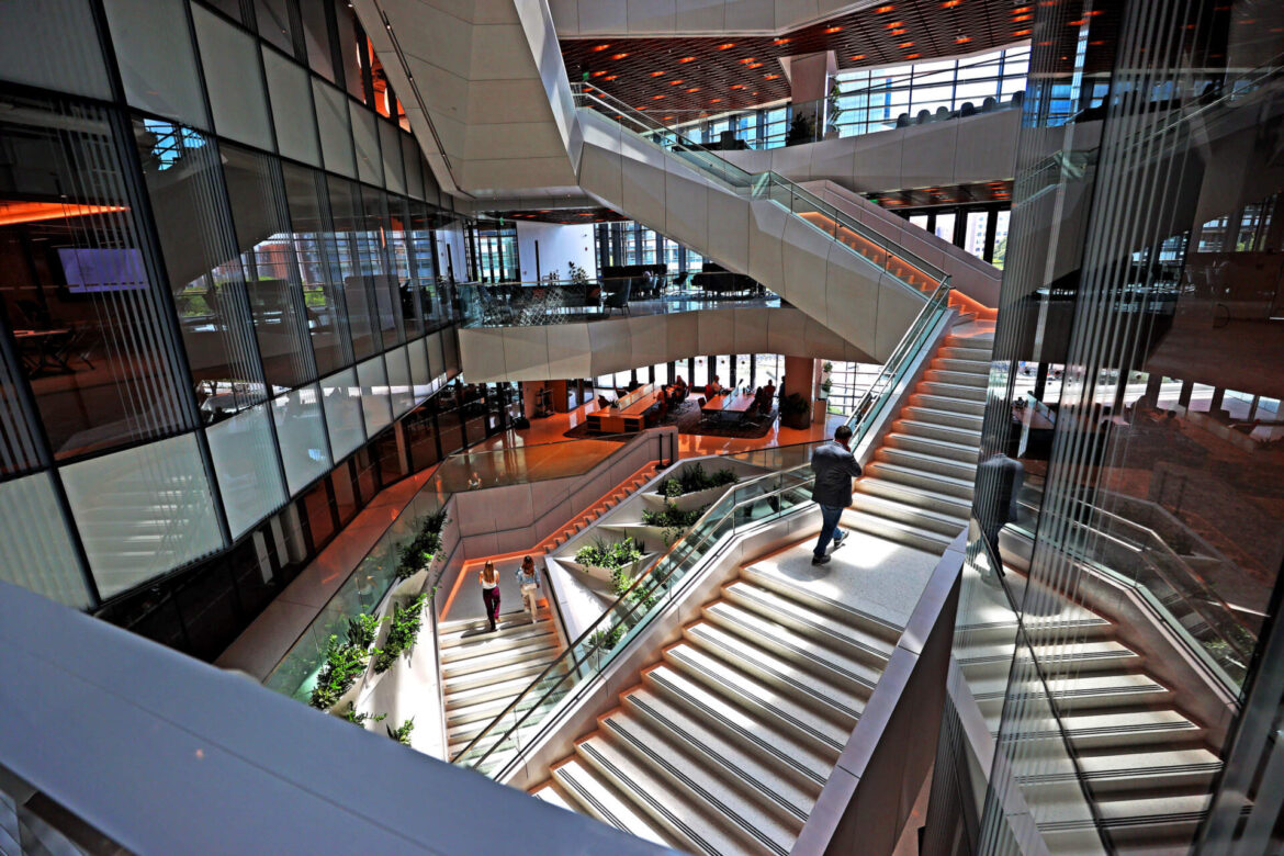 Mass. biopharma industry loses jobs, but investment rebounds